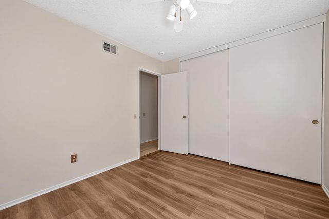 1400 Pebblewood Dr, Sacramento, CA 95833