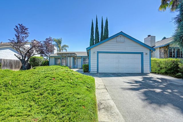 1400 Pebblewood Dr, Sacramento, CA 95833