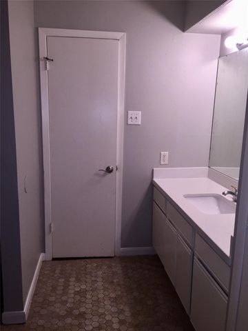 7902 Meadowcroft Drive, Houston, TX 77063