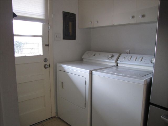 7902 Meadowcroft Drive, Houston, TX 77063