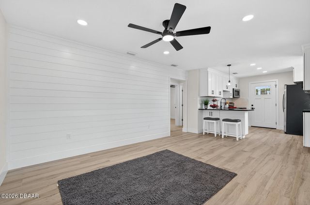 553 Calhoun Street, South Daytona, FL 32119