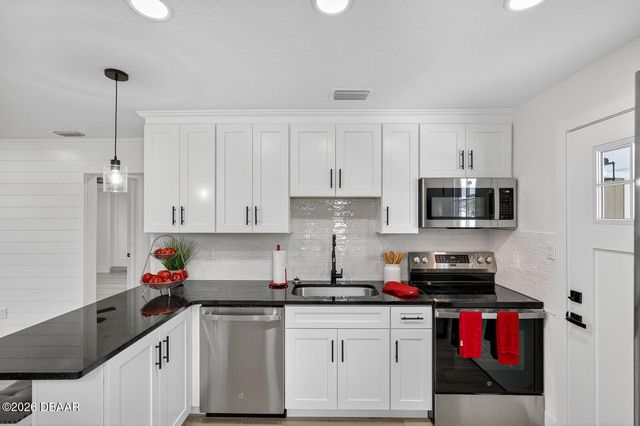 553 Calhoun Street, South Daytona, FL 32119