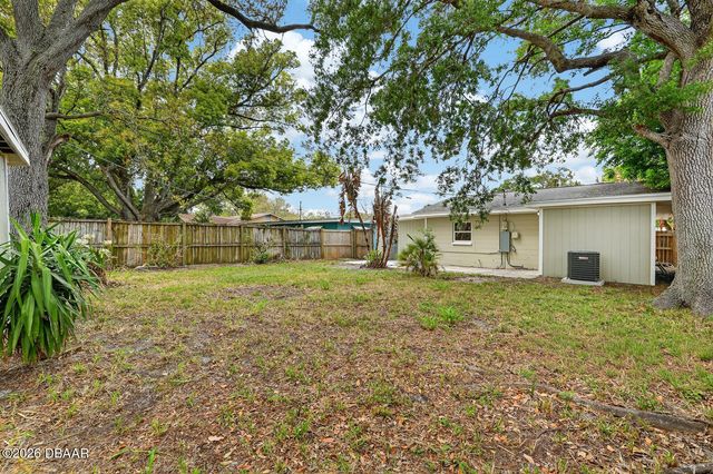 553 Calhoun Street, South Daytona, FL 32119