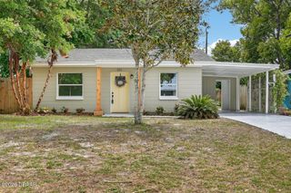 553 Calhoun Street, South Daytona, FL 32119