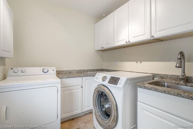 973 E 14 Mile Road, Birmingham, MI 48009