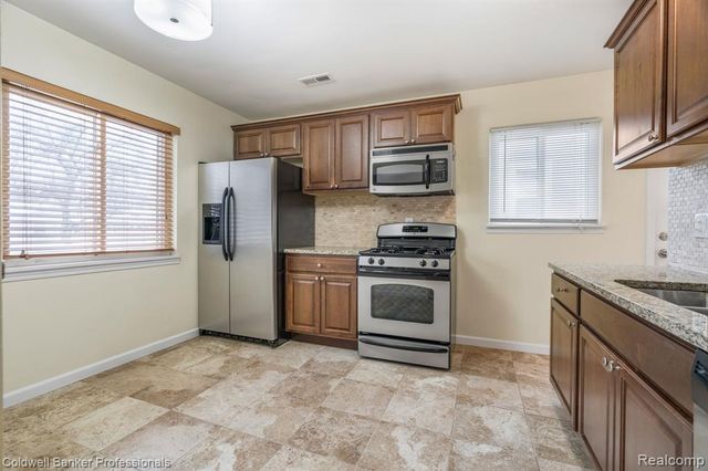 973 E 14 Mile Road, Birmingham, MI 48009