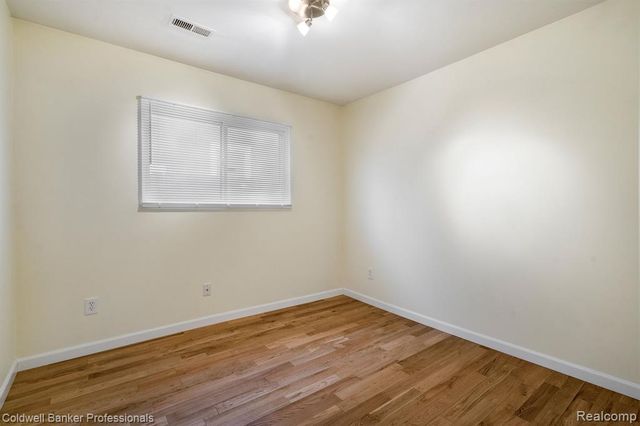 973 E 14 Mile Road, Birmingham, MI 48009