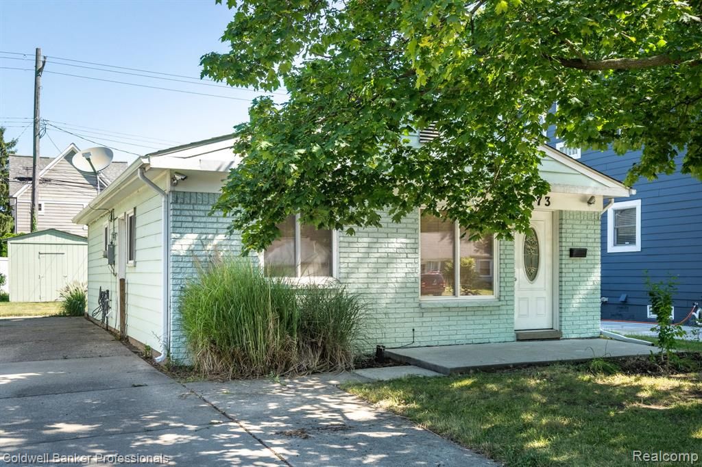 973 E 14 Mile Road, Birmingham, MI 48009