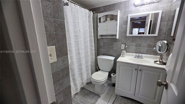 5991 Washington St 225, Hollywood, FL 33023