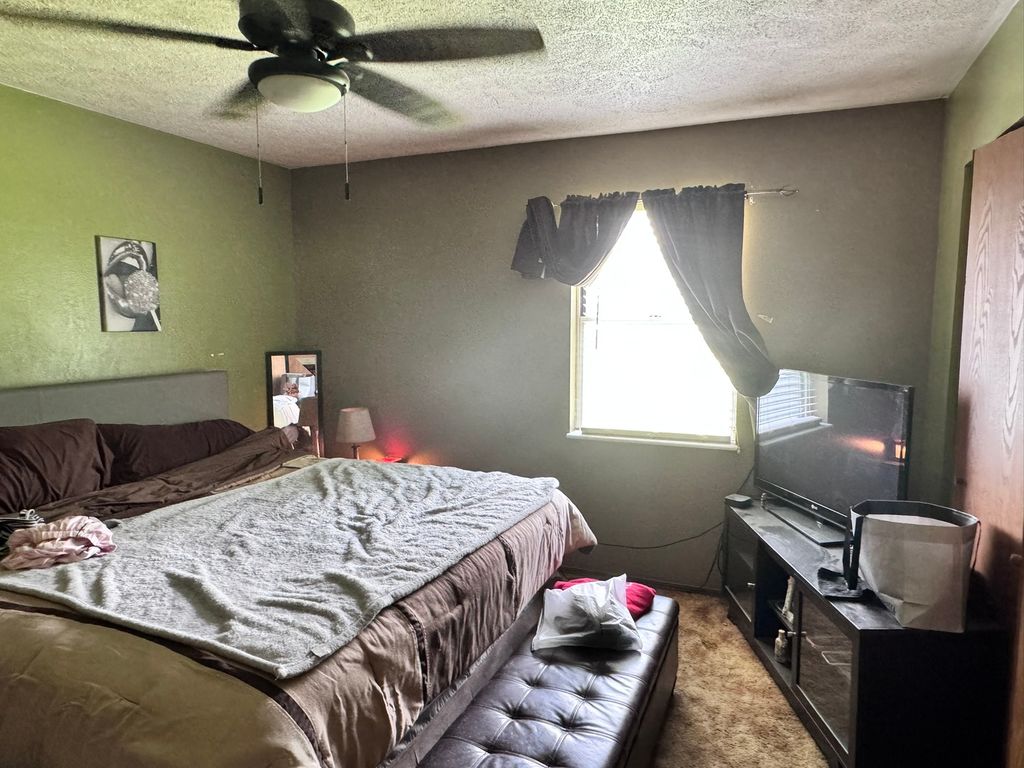 Image 11 of property listing at 532 Kristy Drive, Centralia, IL 62801
