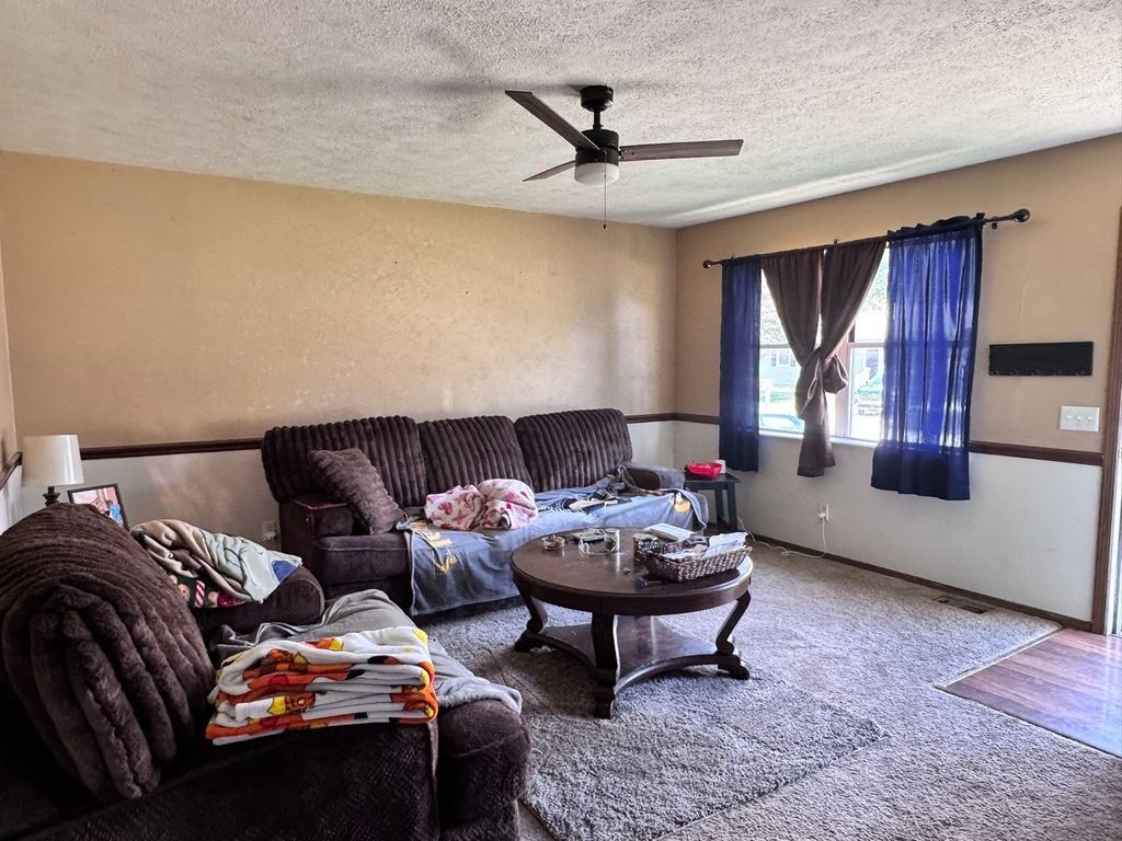 Image 5 of property listing at 532 Kristy Drive, Centralia, IL 62801