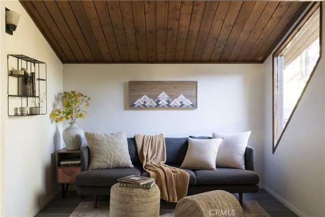 572 Brentwood, Lake Arrowhead, CA 92352