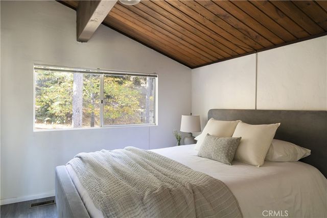 572 Brentwood, Lake Arrowhead, CA 92352