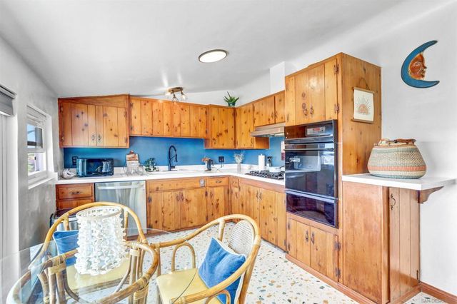 1305 Bakersfield, Lemon Grove, CA 91945