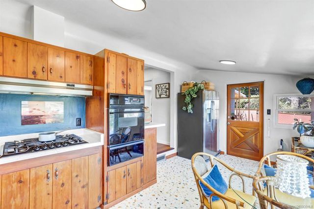 1305 Bakersfield, Lemon Grove, CA 91945