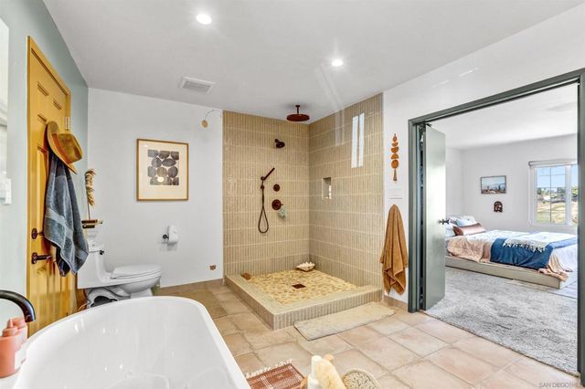 1305 Bakersfield, Lemon Grove, CA 91945