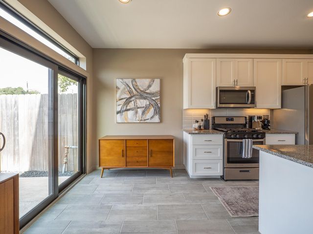 6409 Berkman DR 4, Austin, TX 78723