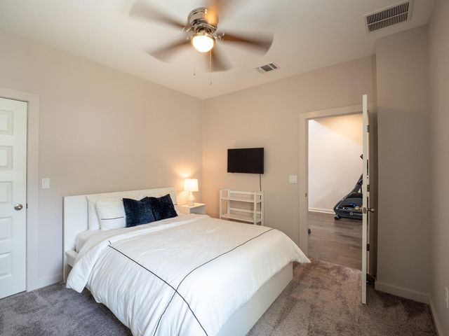 6409 Berkman DR 4, Austin, TX 78723