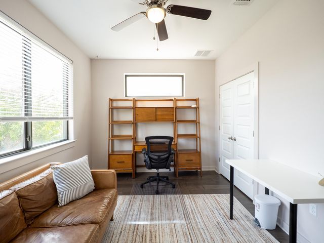 6409 Berkman DR 4, Austin, TX 78723