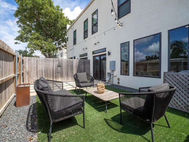 6409 Berkman DR 4, Austin, TX 78723