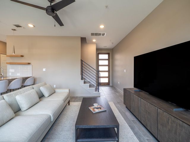6409 Berkman DR 4, Austin, TX 78723
