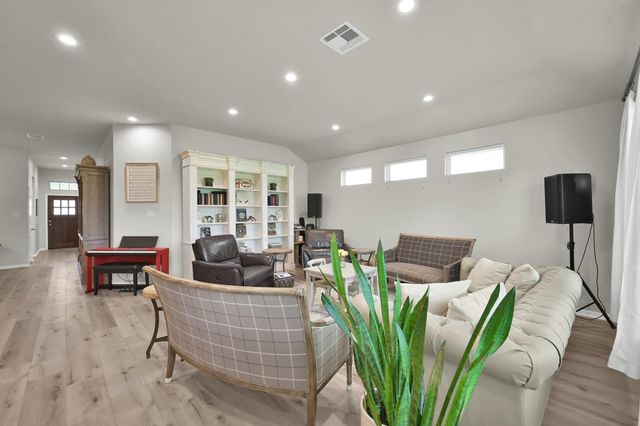 9203 White Tail Drive, Conroe, TX 77303