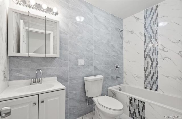 19168 115th Road, Saint Albans, NY 11412