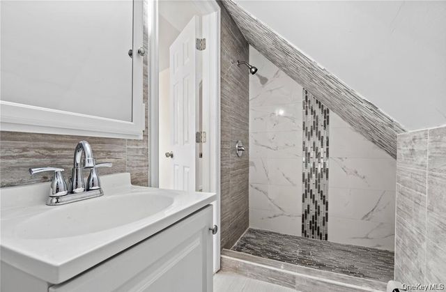 19168 115th Road, Saint Albans, NY 11412