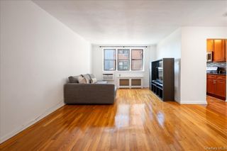 37-30 73rd St 3F, Jackson Heights, NY 11372
