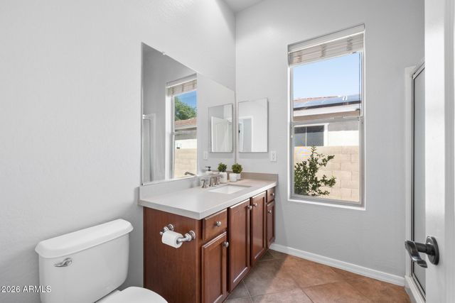 2989 E COMSTOCK Drive, Gilbert, AZ 85296