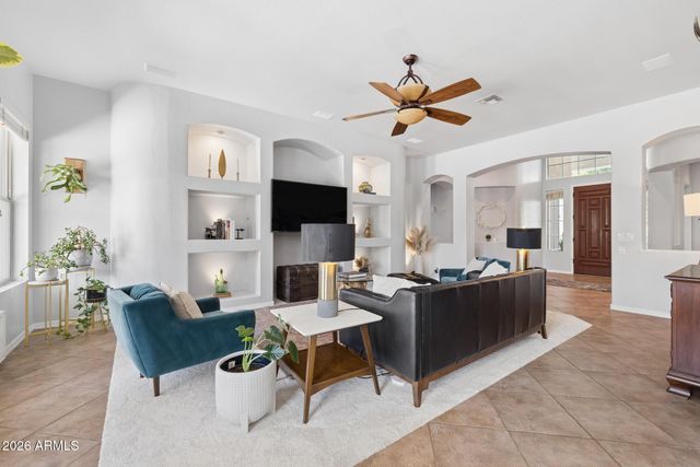 2989 E COMSTOCK Drive, Gilbert, AZ 85296