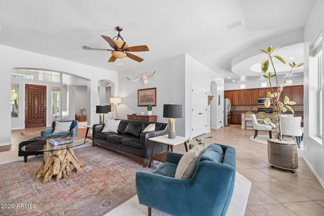 2989 E COMSTOCK Drive, Gilbert, AZ 85296