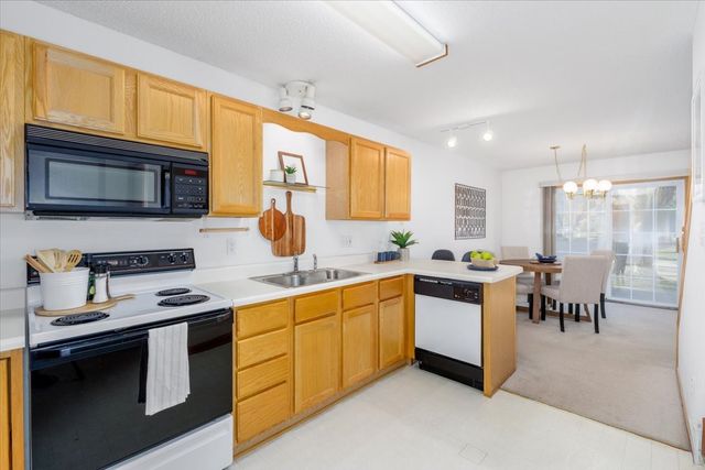 2217 Grand Avenue 2, West Des Moines, IA 50265