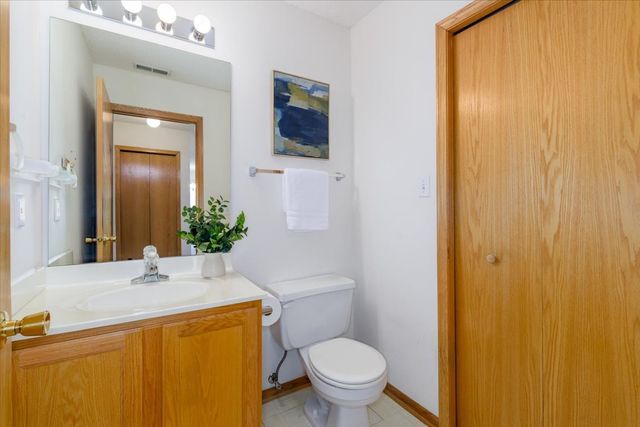 2217 Grand Avenue 2, West Des Moines, IA 50265