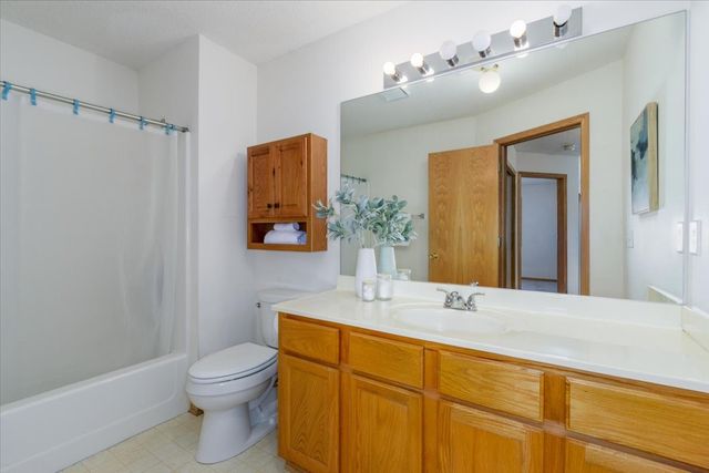 2217 Grand Avenue 2, West Des Moines, IA 50265