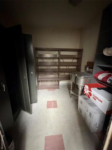 15544 Michigan Avenue, Dearborn, MI 48126