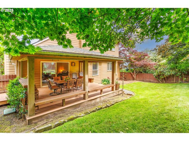 11544 Se HIGHLAND Loop, Clackamas, OR 97015