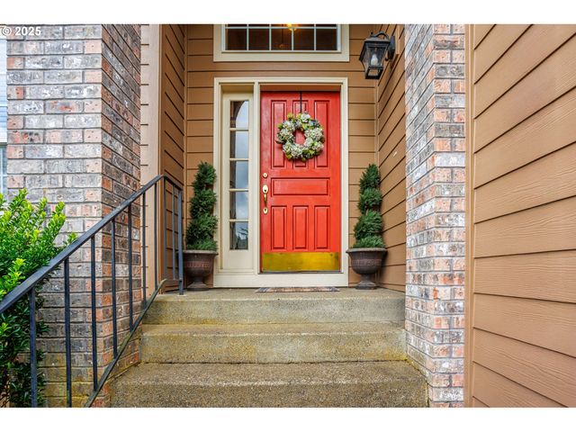 11544 Se HIGHLAND Loop, Clackamas, OR 97015