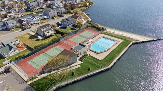 311 Mariners Way, Copiague, NY 11726