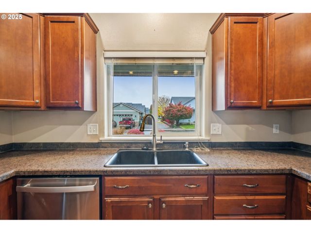 1200 Se REGAN HILL Loop Se, Estacada, OR 97023