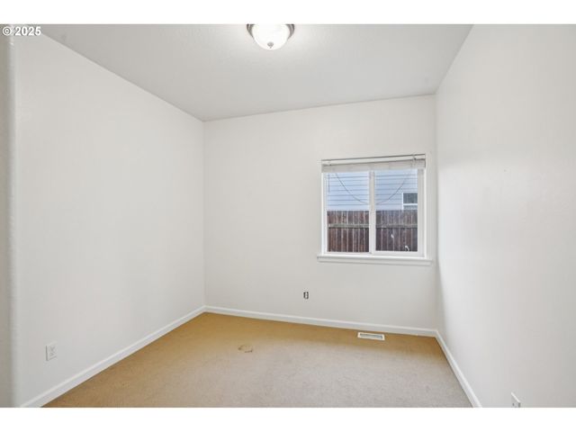 1200 Se REGAN HILL Loop Se, Estacada, OR 97023