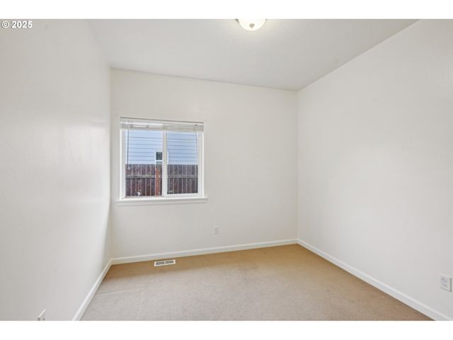 1200 Se REGAN HILL Loop Se, Estacada, OR 97023