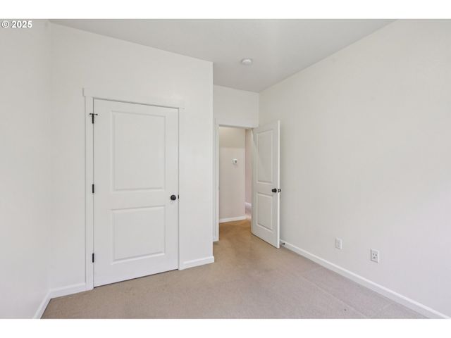 1200 Se REGAN HILL Loop Se, Estacada, OR 97023