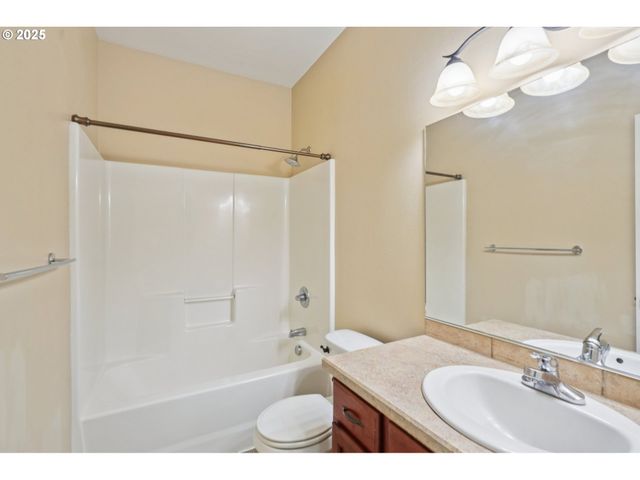 1200 Se REGAN HILL Loop Se, Estacada, OR 97023