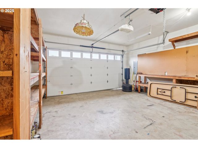 1200 Se REGAN HILL Loop Se, Estacada, OR 97023