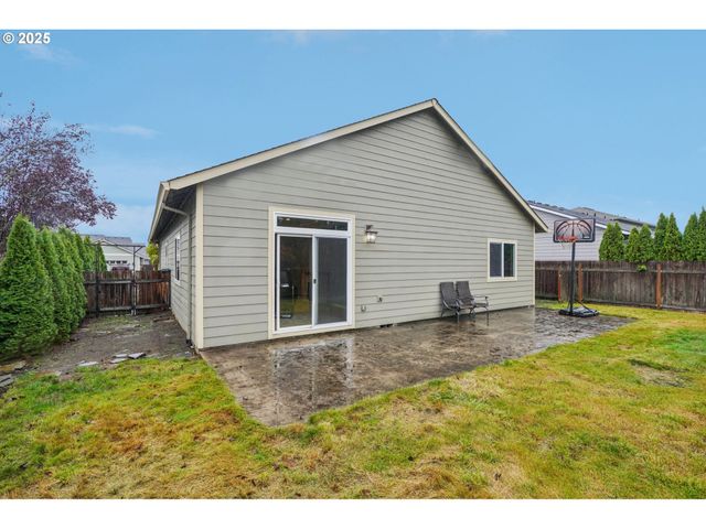 1200 Se REGAN HILL Loop Se, Estacada, OR 97023