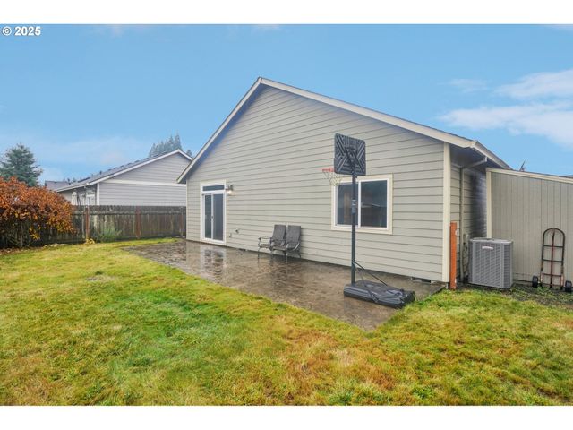 1200 Se REGAN HILL Loop Se, Estacada, OR 97023