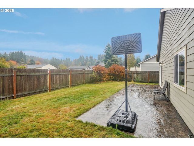 1200 Se REGAN HILL Loop Se, Estacada, OR 97023