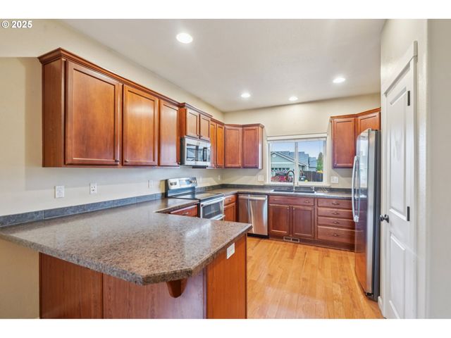 1200 Se REGAN HILL Loop Se, Estacada, OR 97023