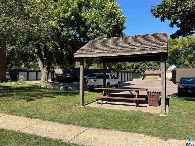 3712 S Terry Ave Avenue 201, Sioux Falls, SD 57106